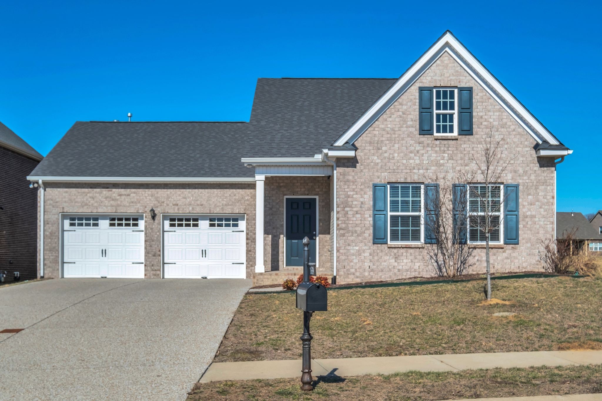 1639 Summit Rdg