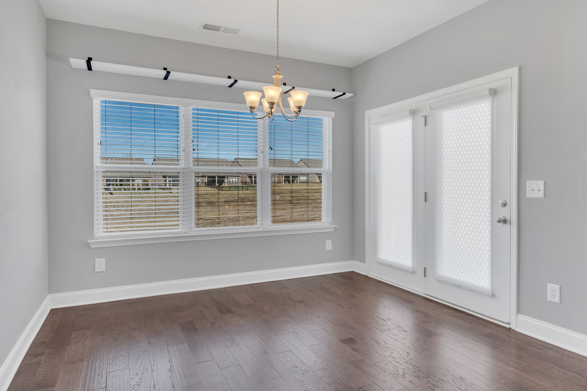 1639 Summit Rdg