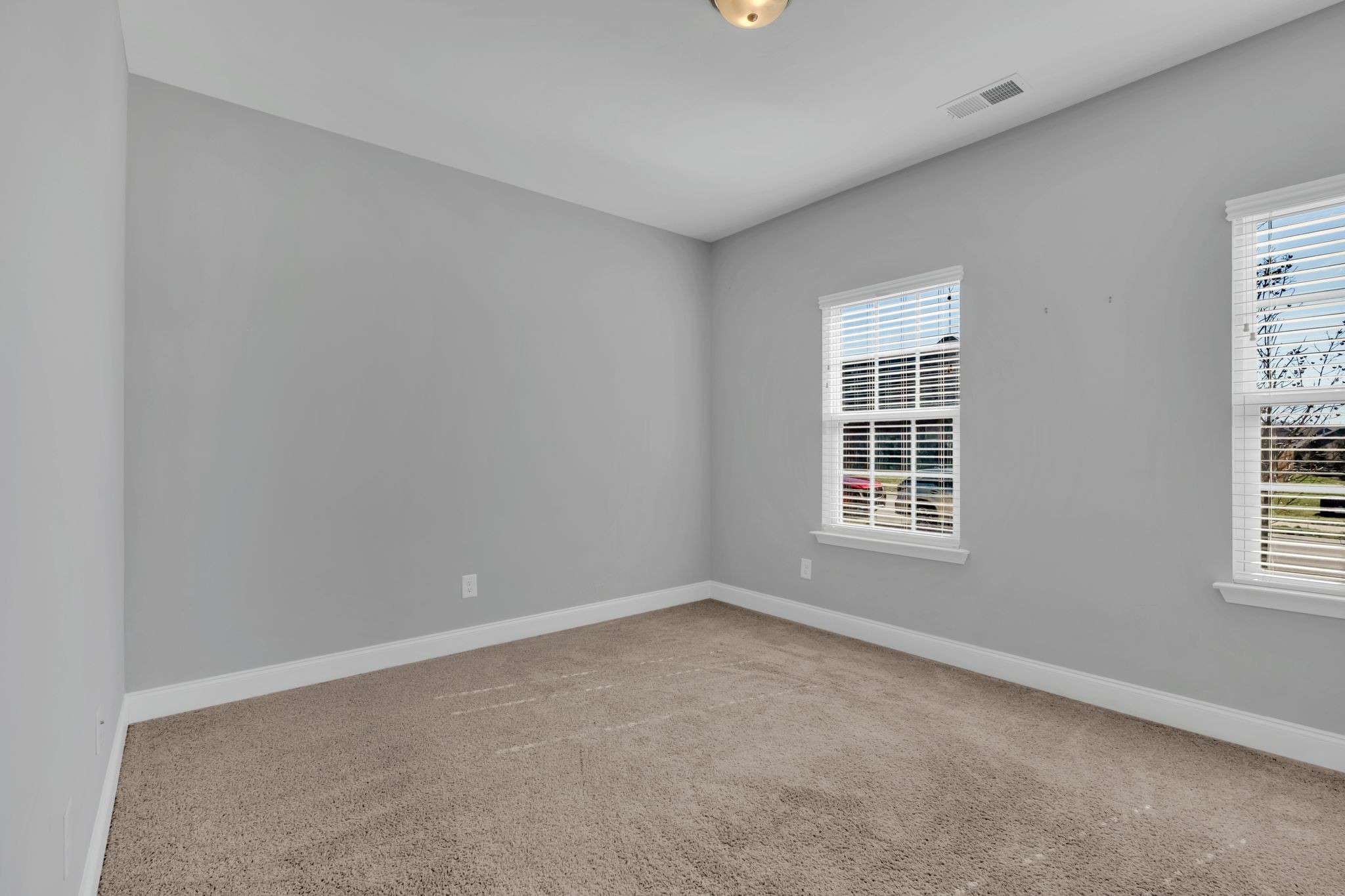 1639 Summit Rdg