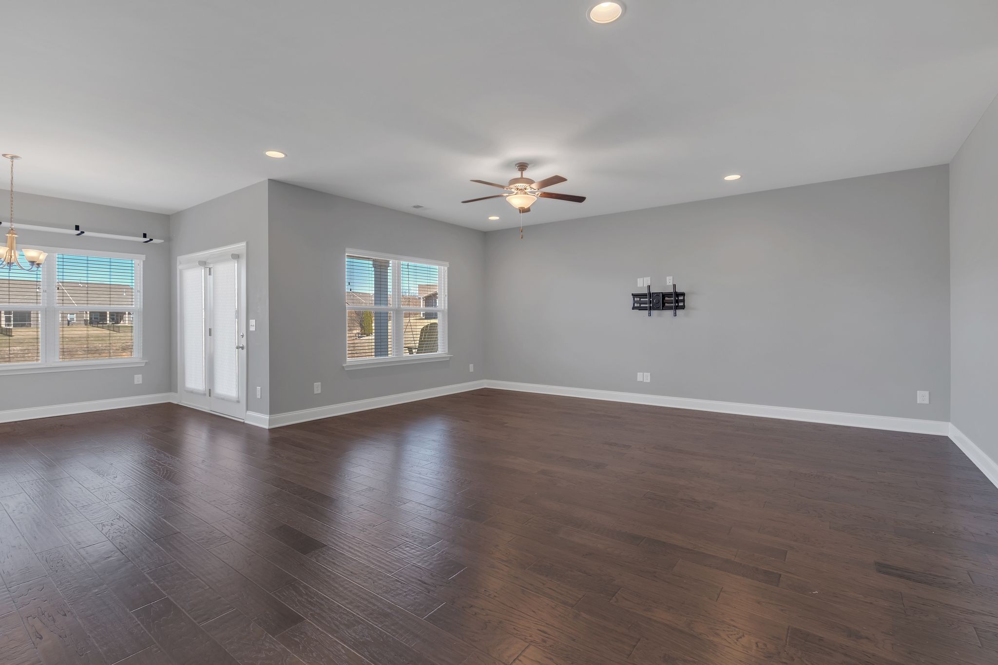 1639 Summit Rdg