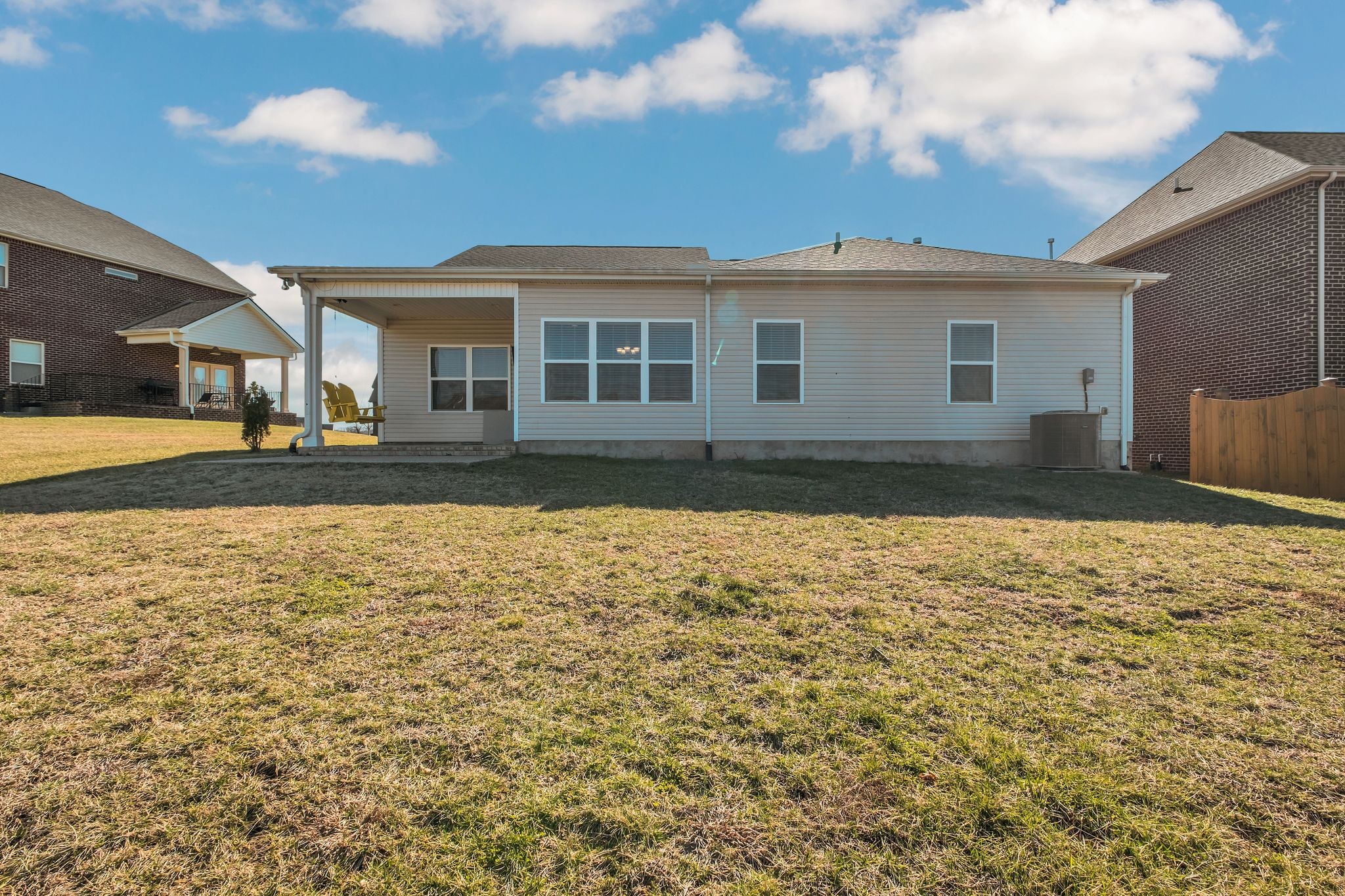 1639 Summit Rdg