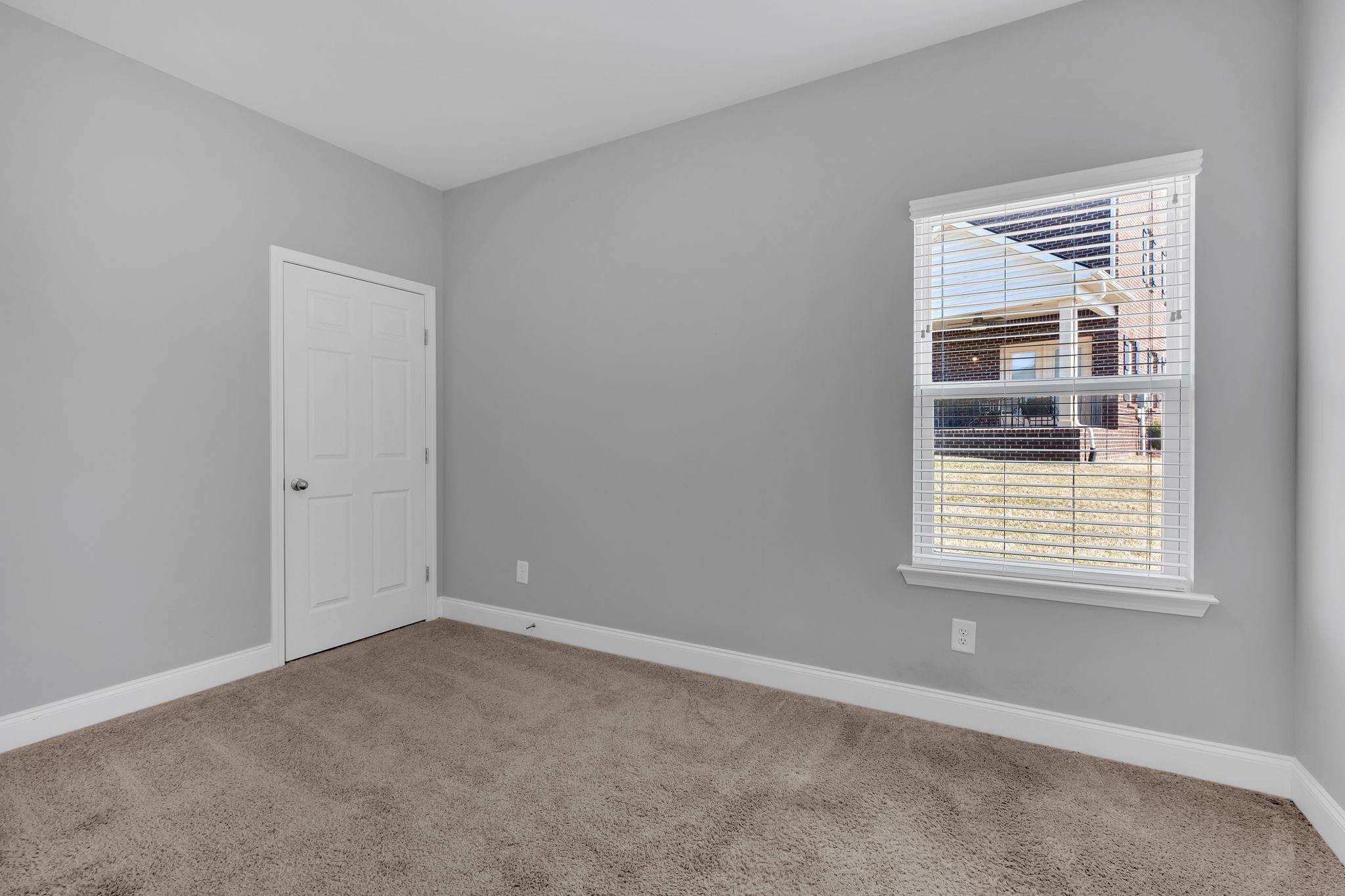 1639 Summit Rdg