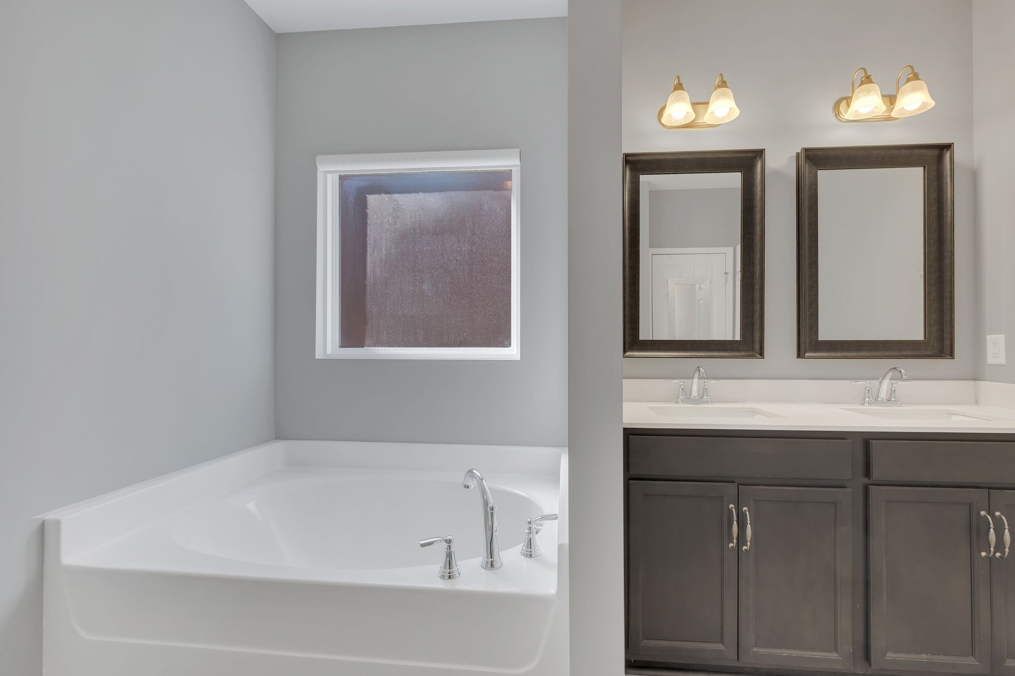 1639 Summit Rdg