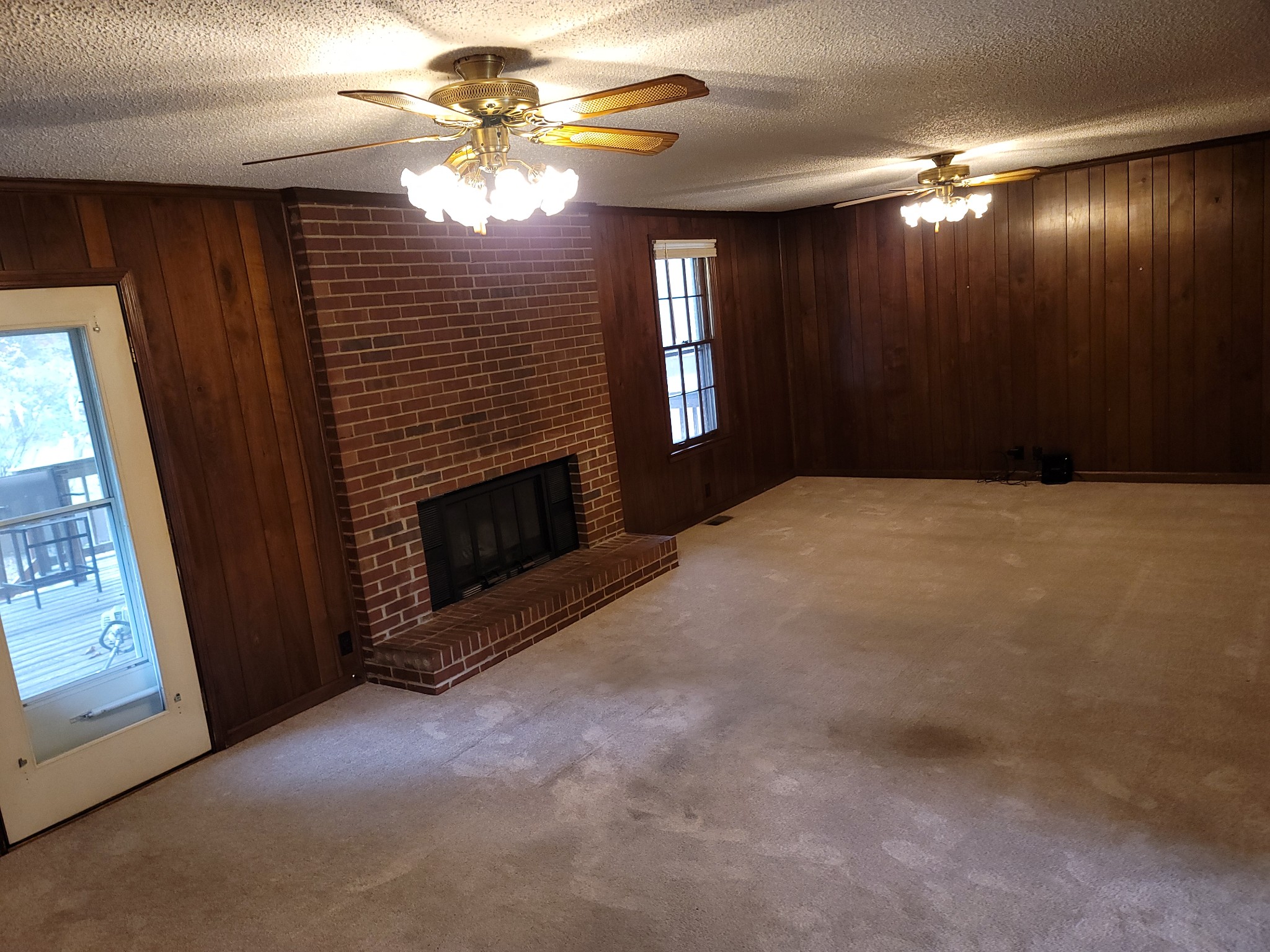 4544 Woodside Cir