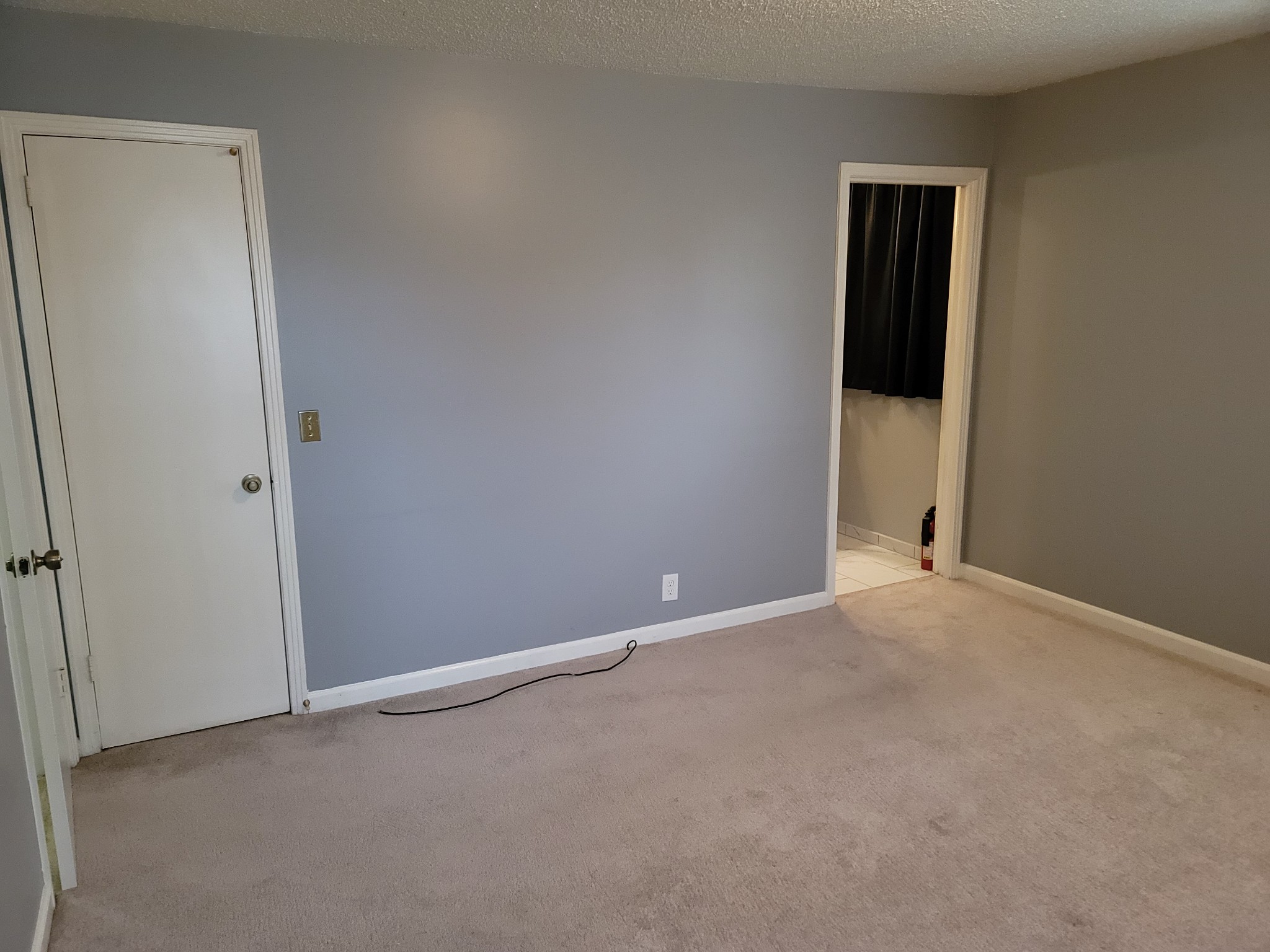 4544 Woodside Cir