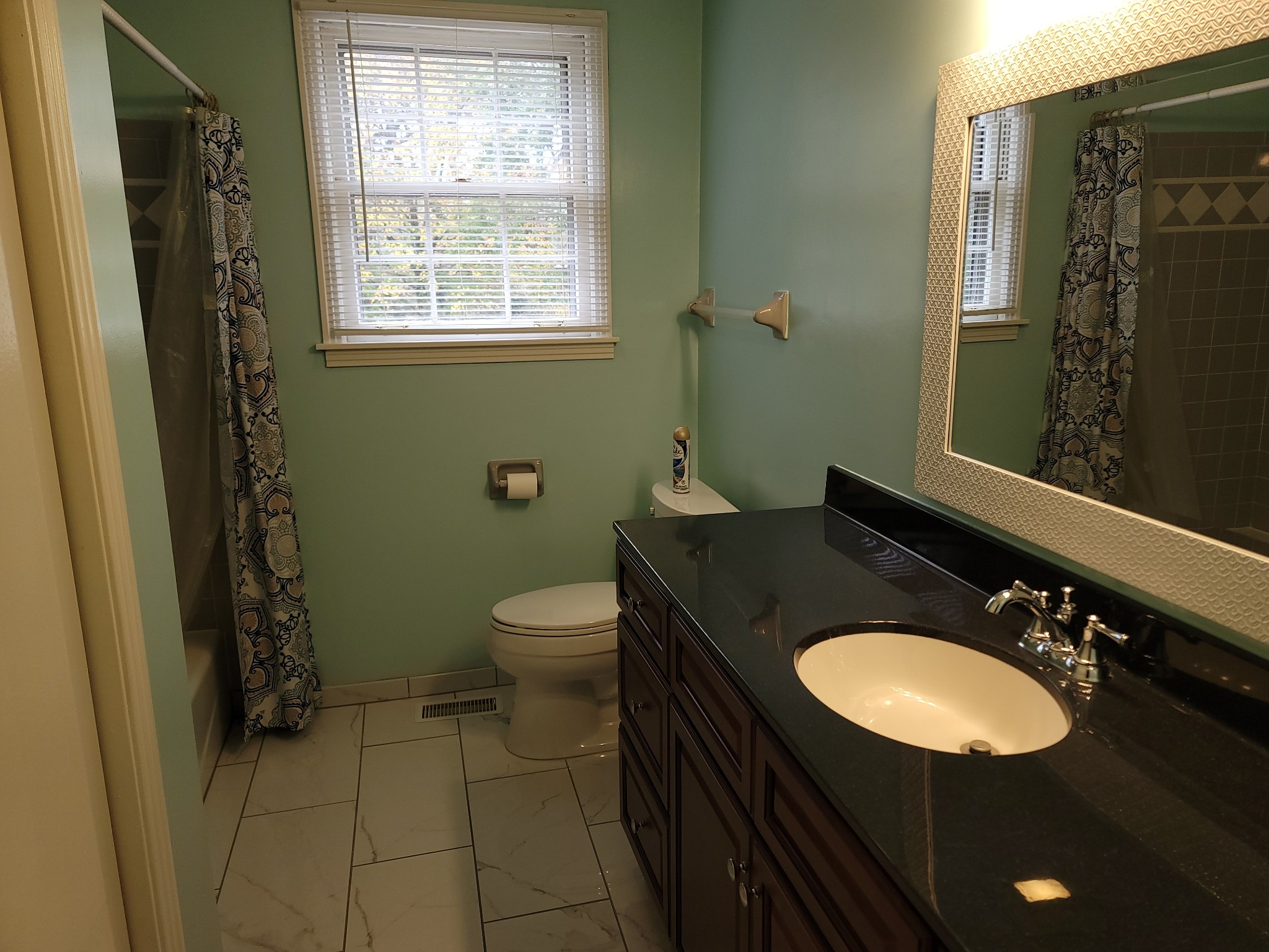 4544 Woodside Cir