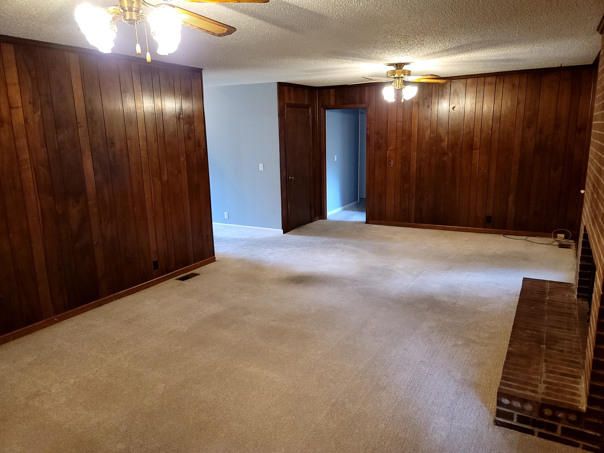4544 Woodside Cir
