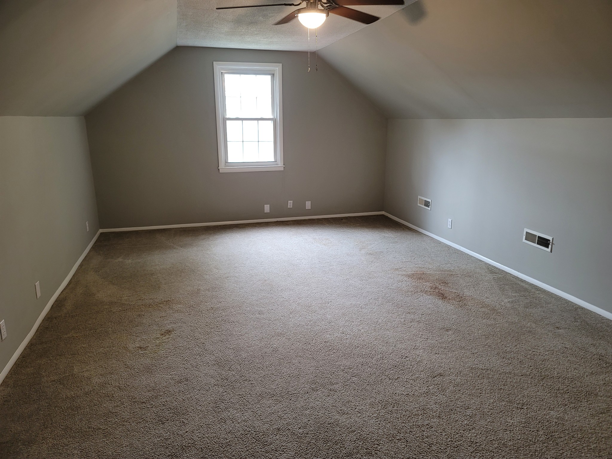 4544 Woodside Cir