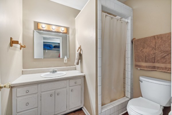345 Hickory Dr