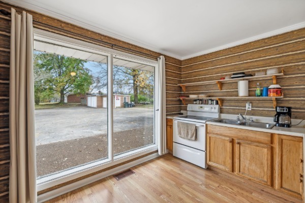 345 Hickory Dr