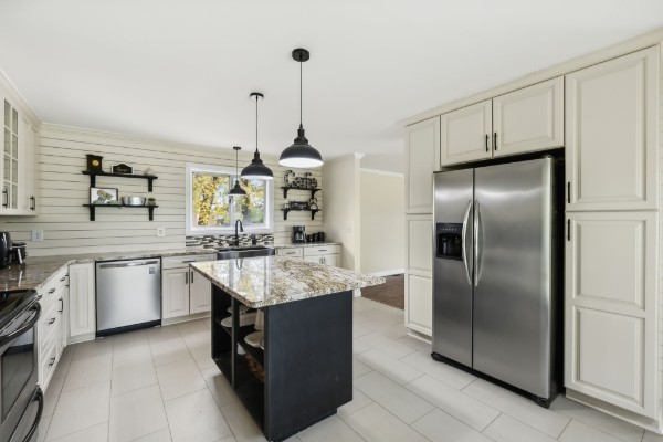 345 Hickory Dr