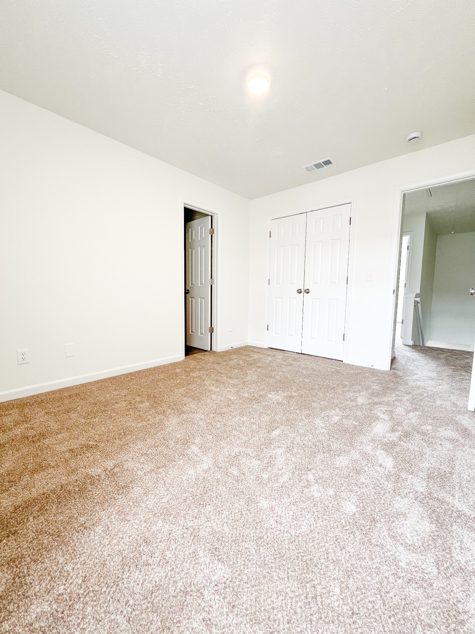6047 Cullen Dr