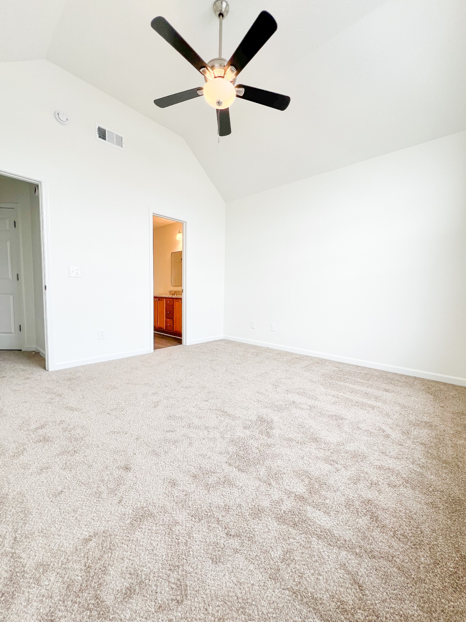 6047 Cullen Dr