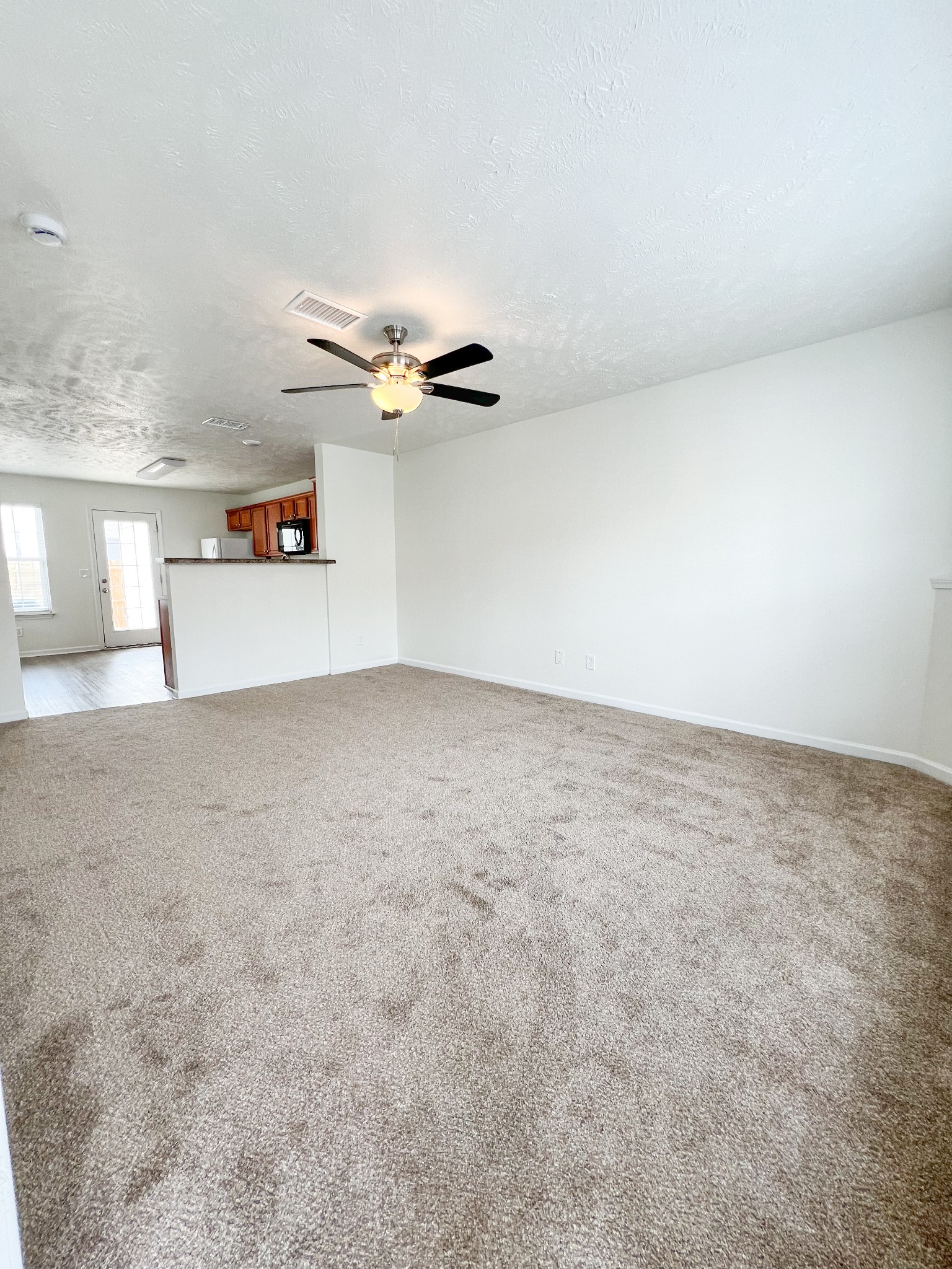 6047 Cullen Dr