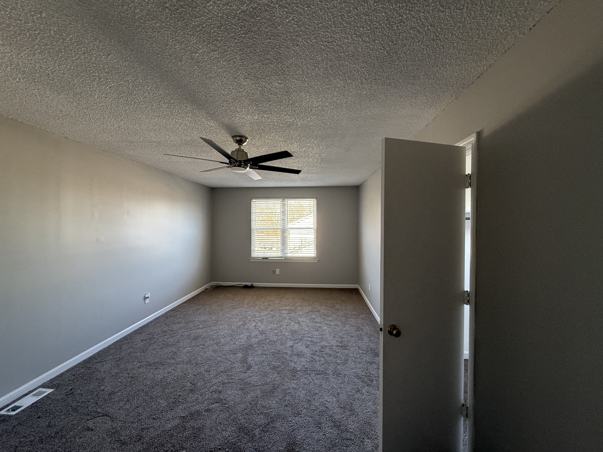 1211 N Graycroft Ave