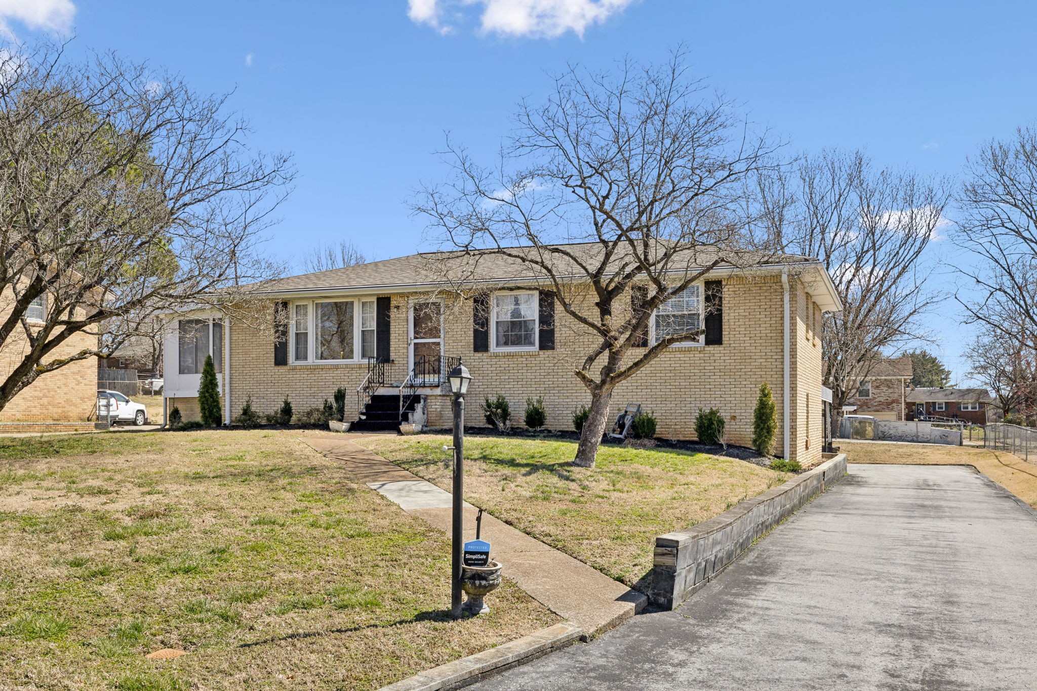 8306 Gordon Ln