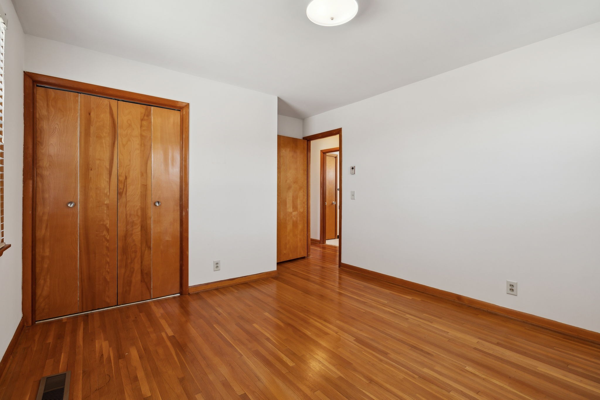 8306 Gordon Ln