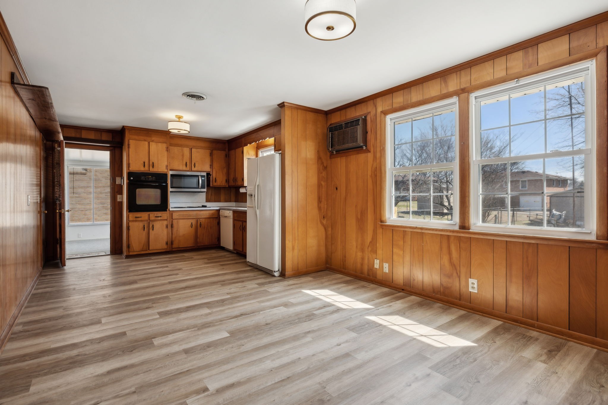 8306 Gordon Ln