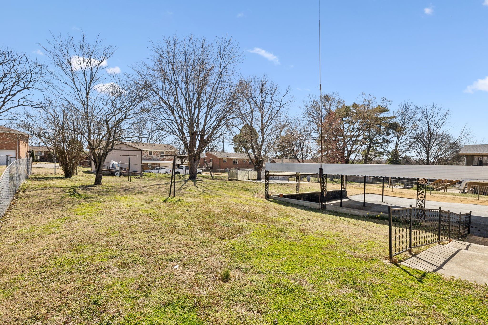 8306 Gordon Ln
