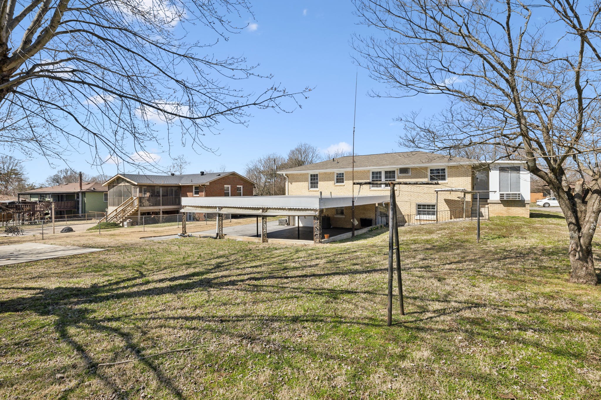 8306 Gordon Ln