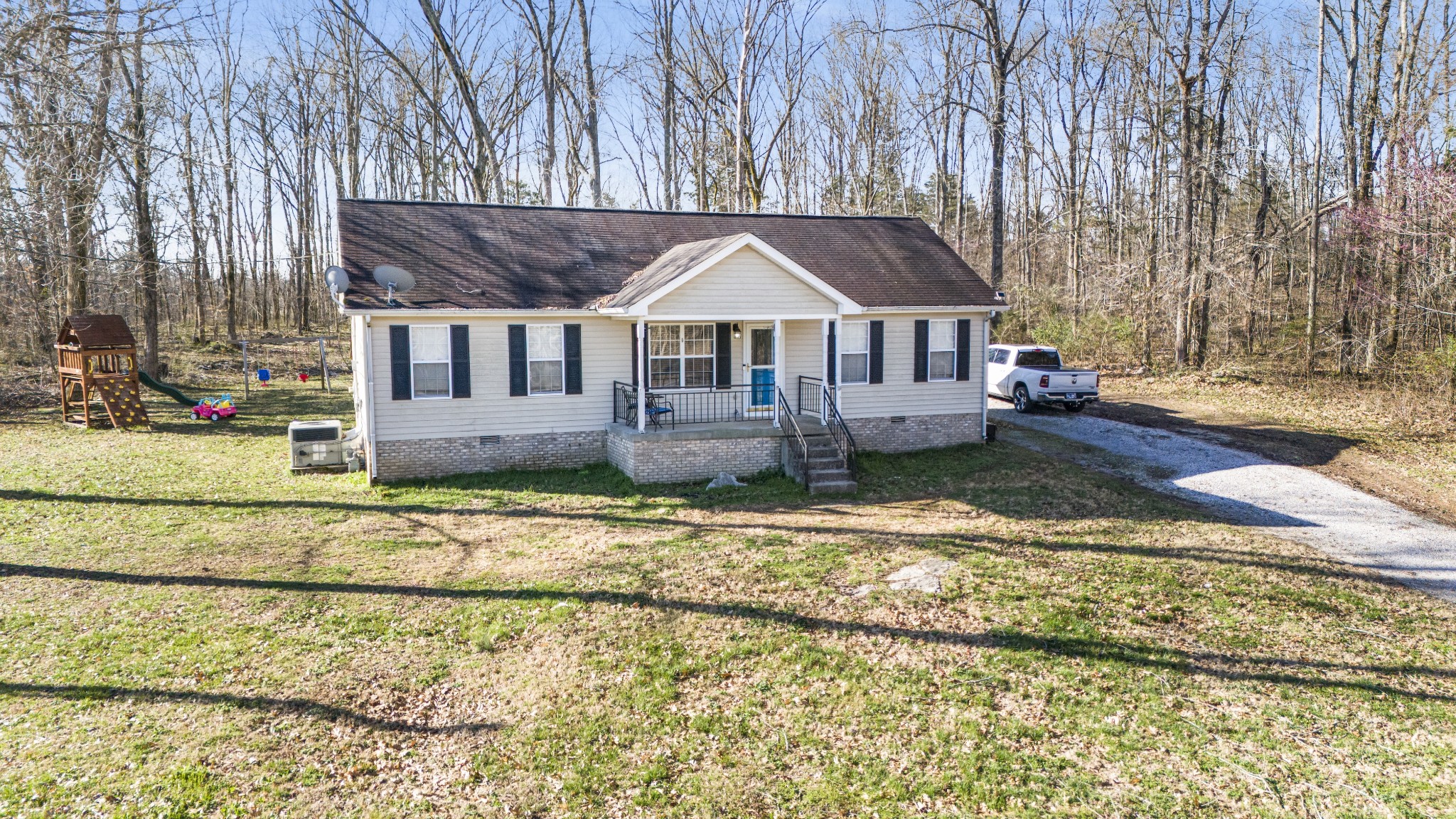 16 Dogwood Ln