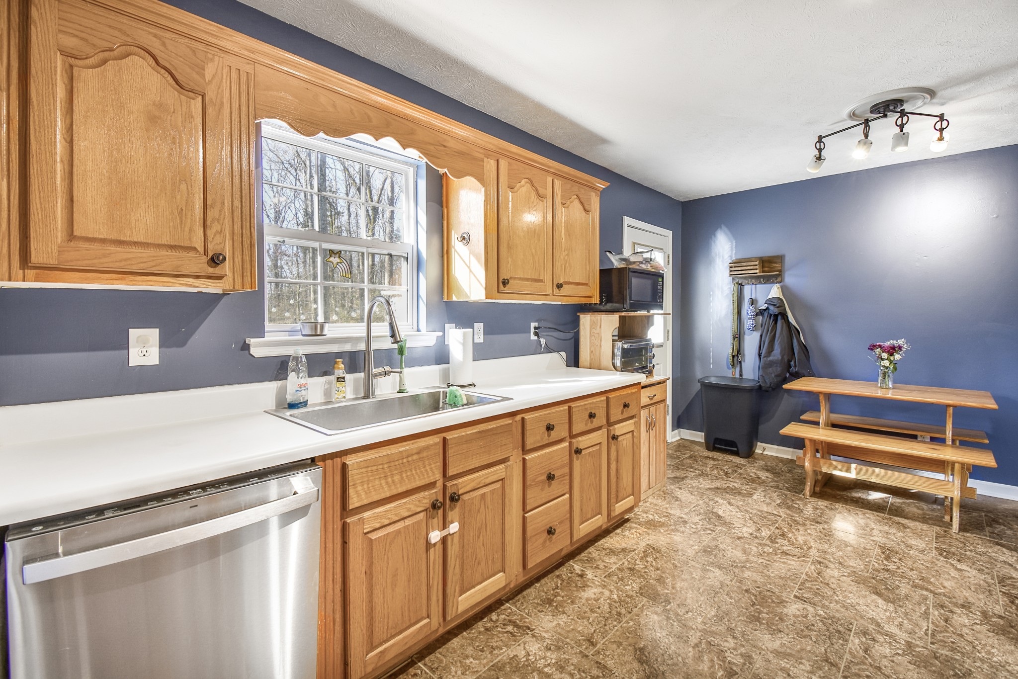 16 Dogwood Ln