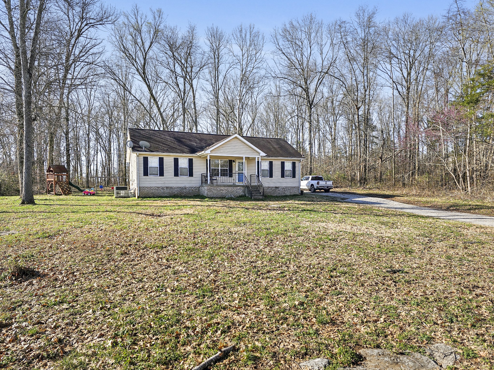 16 Dogwood Ln