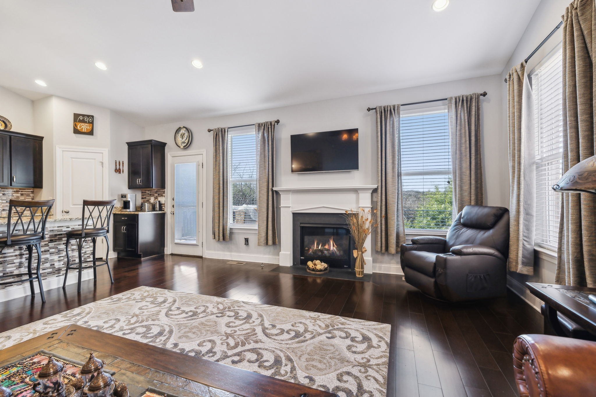 5008 Winslow Dr