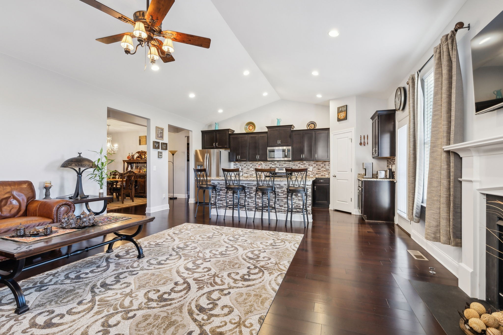 5008 Winslow Dr