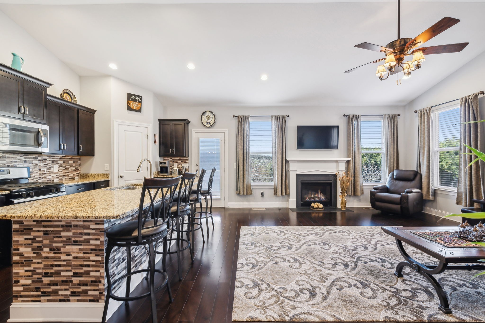5008 Winslow Dr