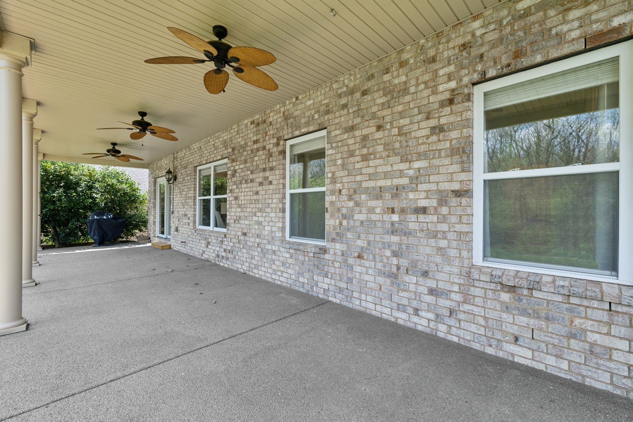 226 Meandering Dr