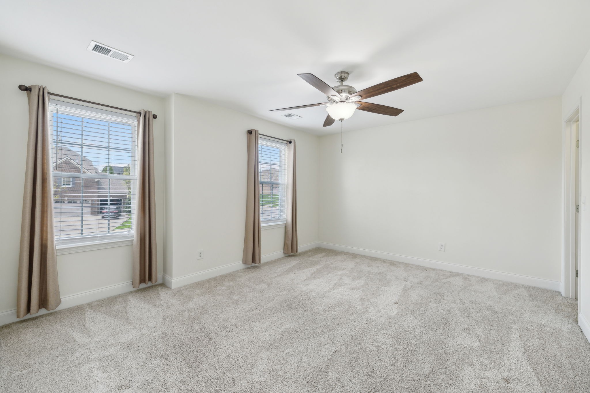 226 Meandering Dr