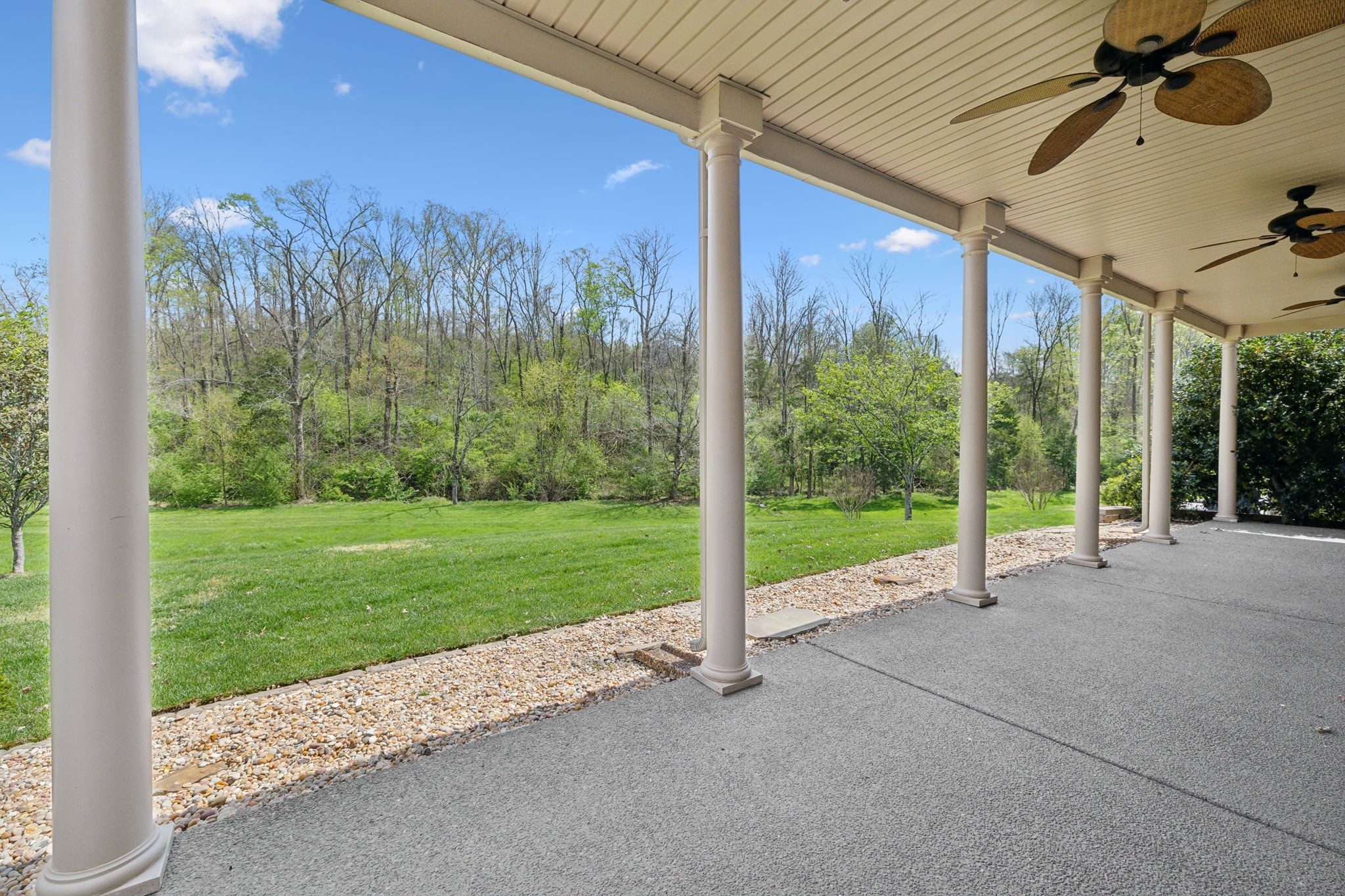 226 Meandering Dr