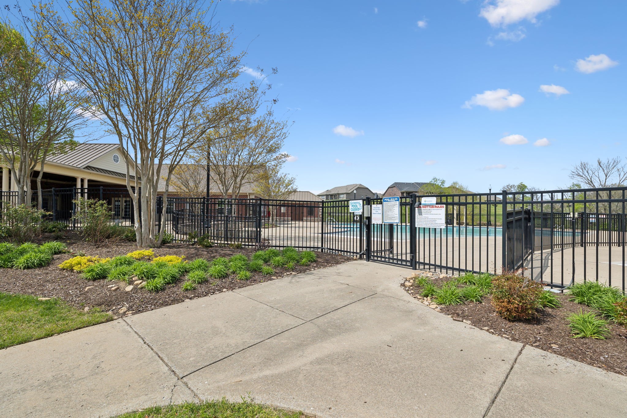 226 Meandering Dr