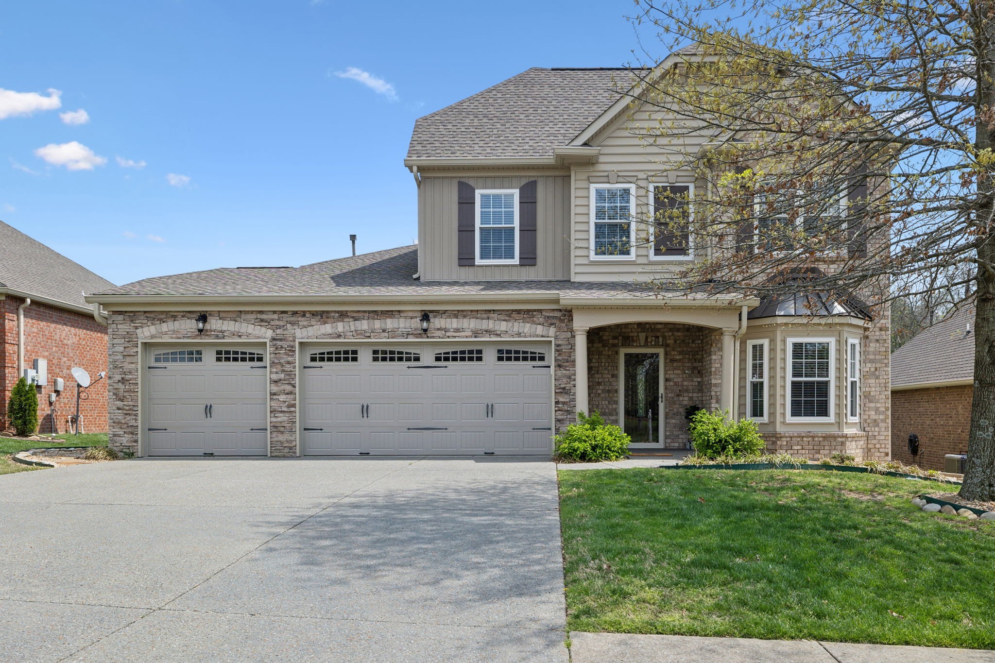 226 Meandering Dr