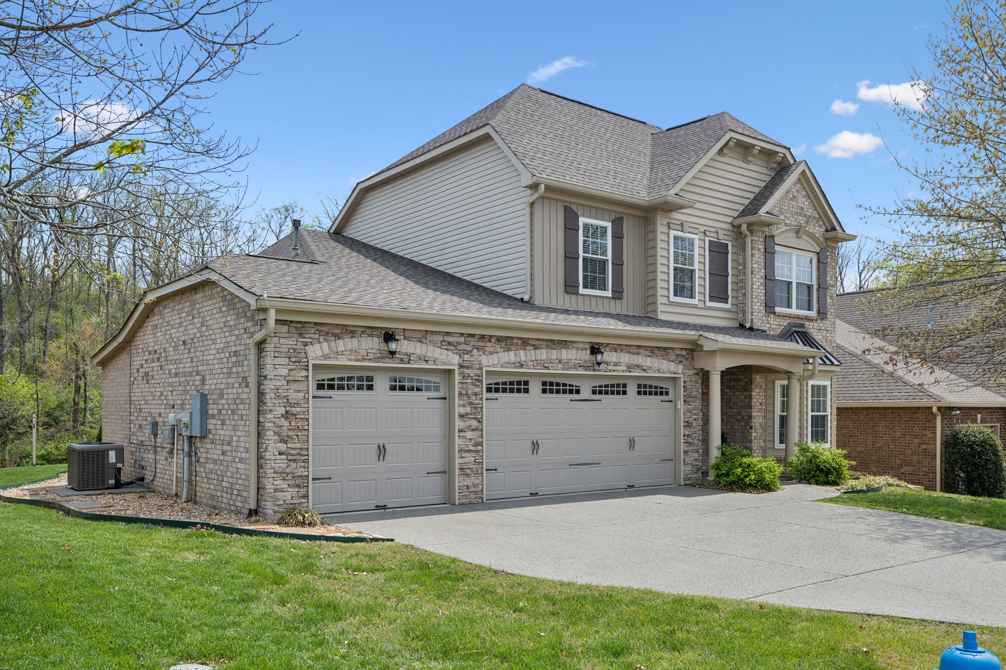 226 Meandering Dr