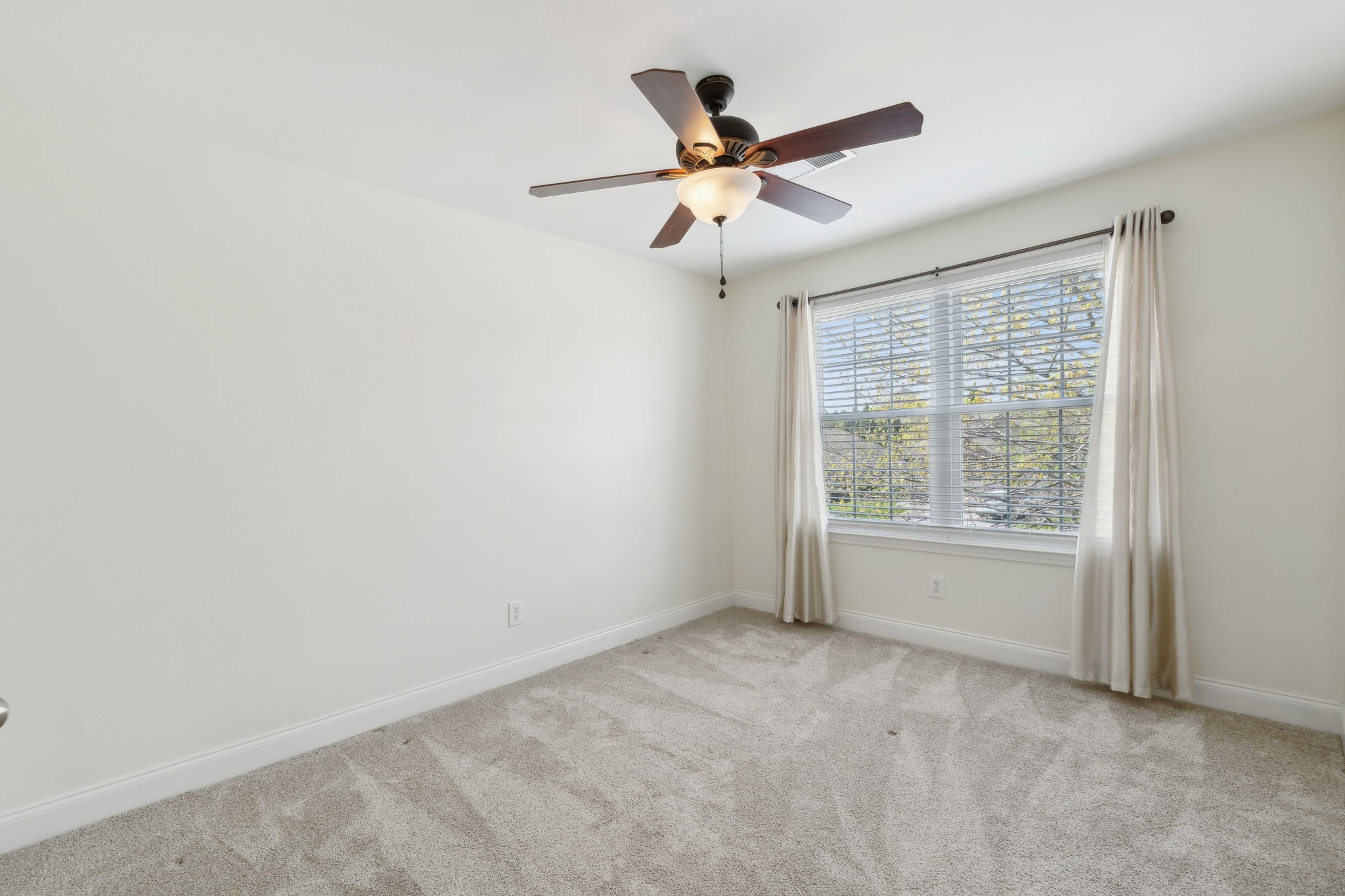 226 Meandering Dr