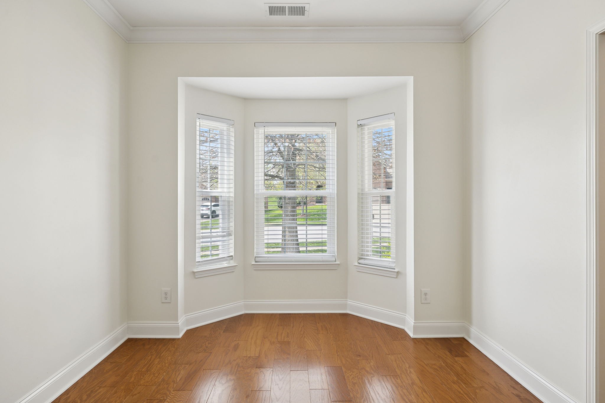 226 Meandering Dr