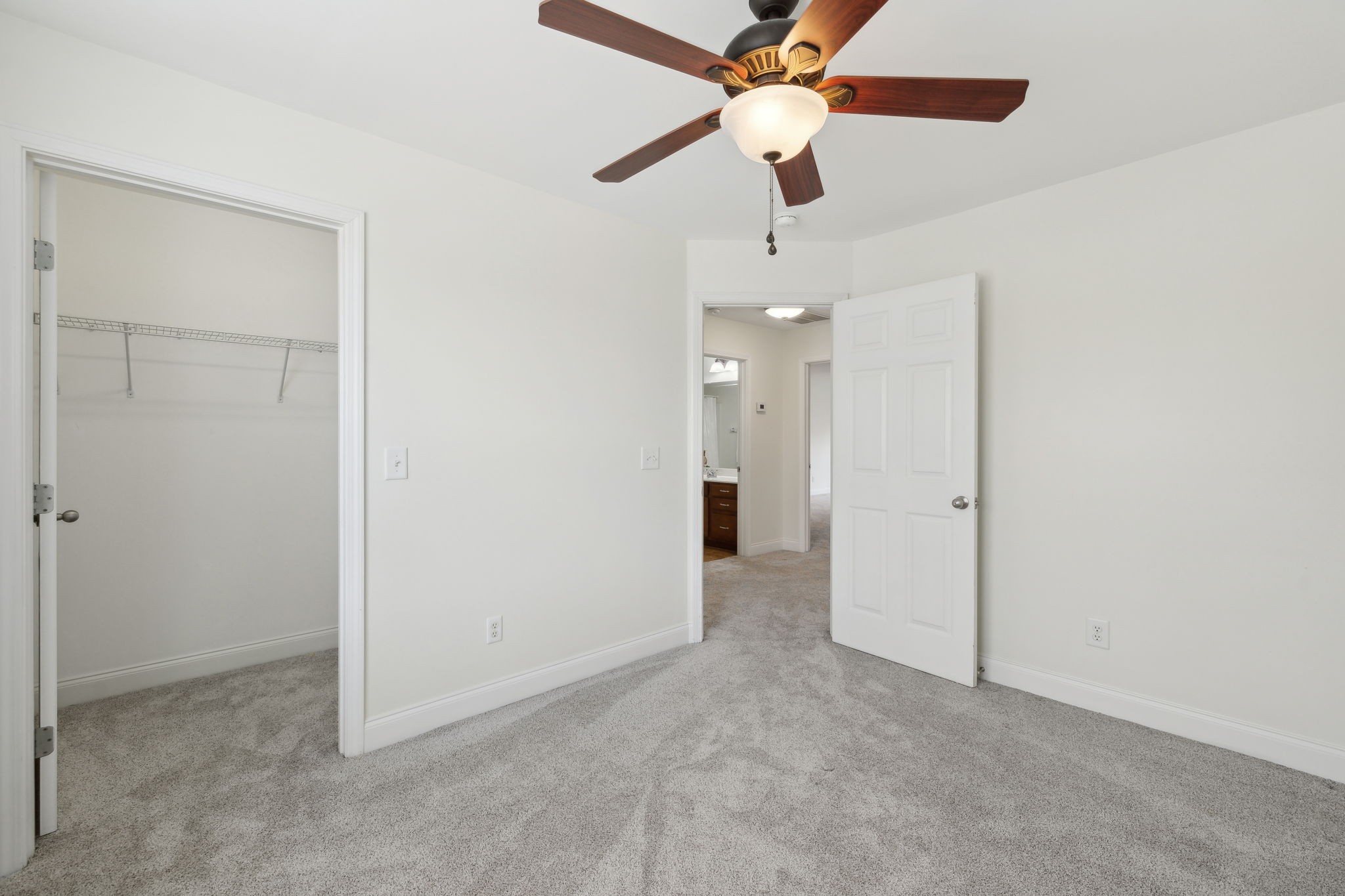 226 Meandering Dr