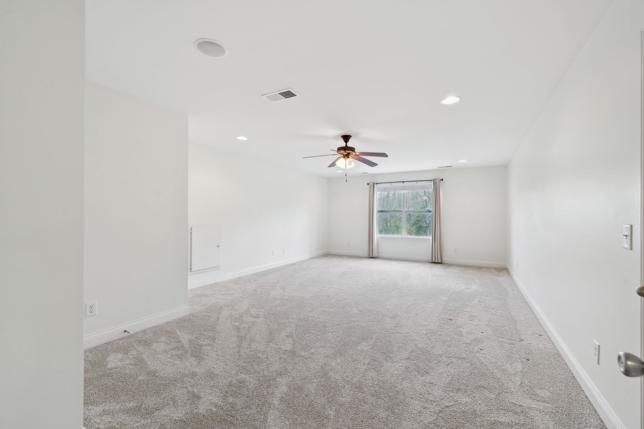226 Meandering Dr