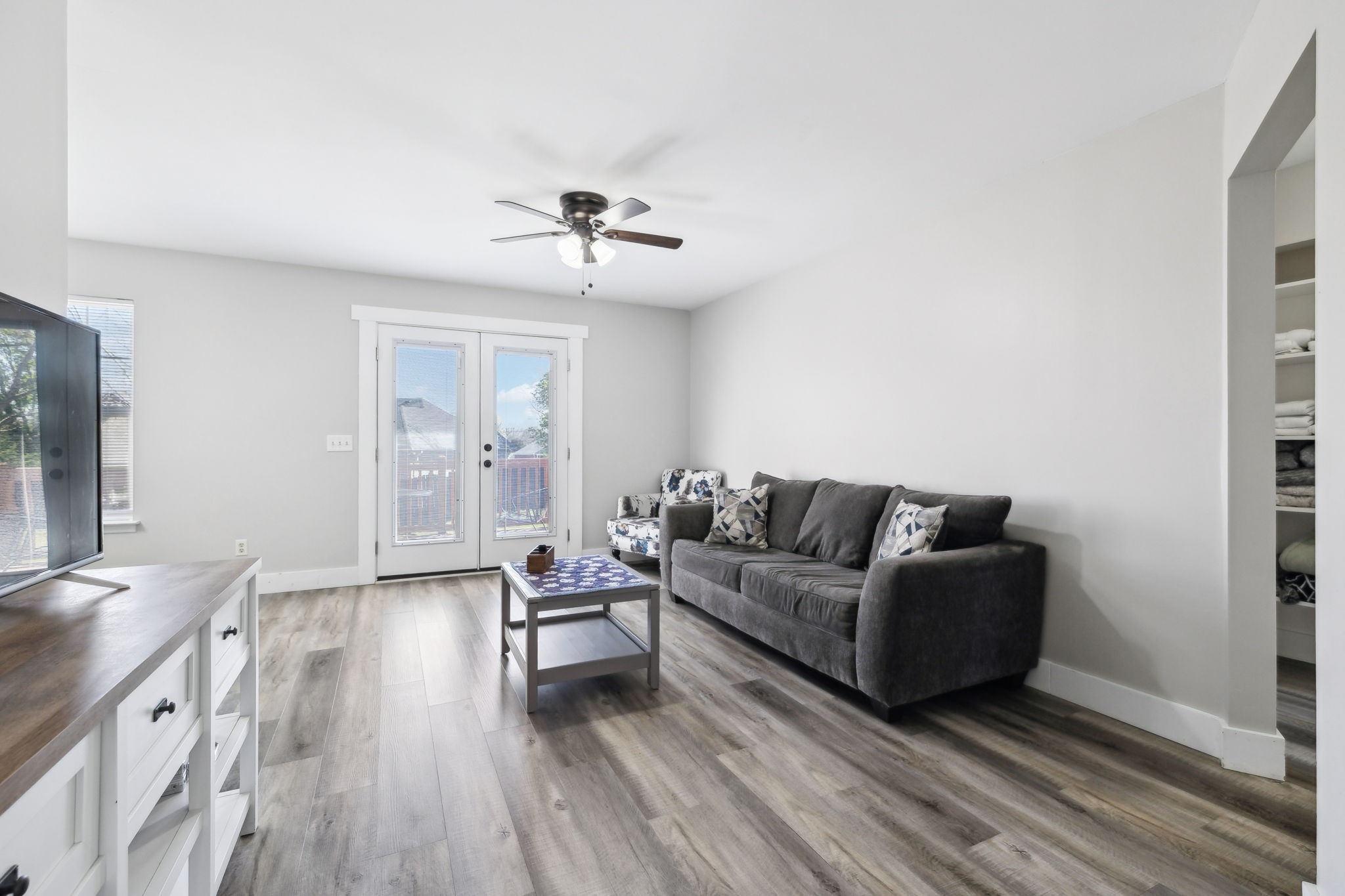 112 Sunset Cir