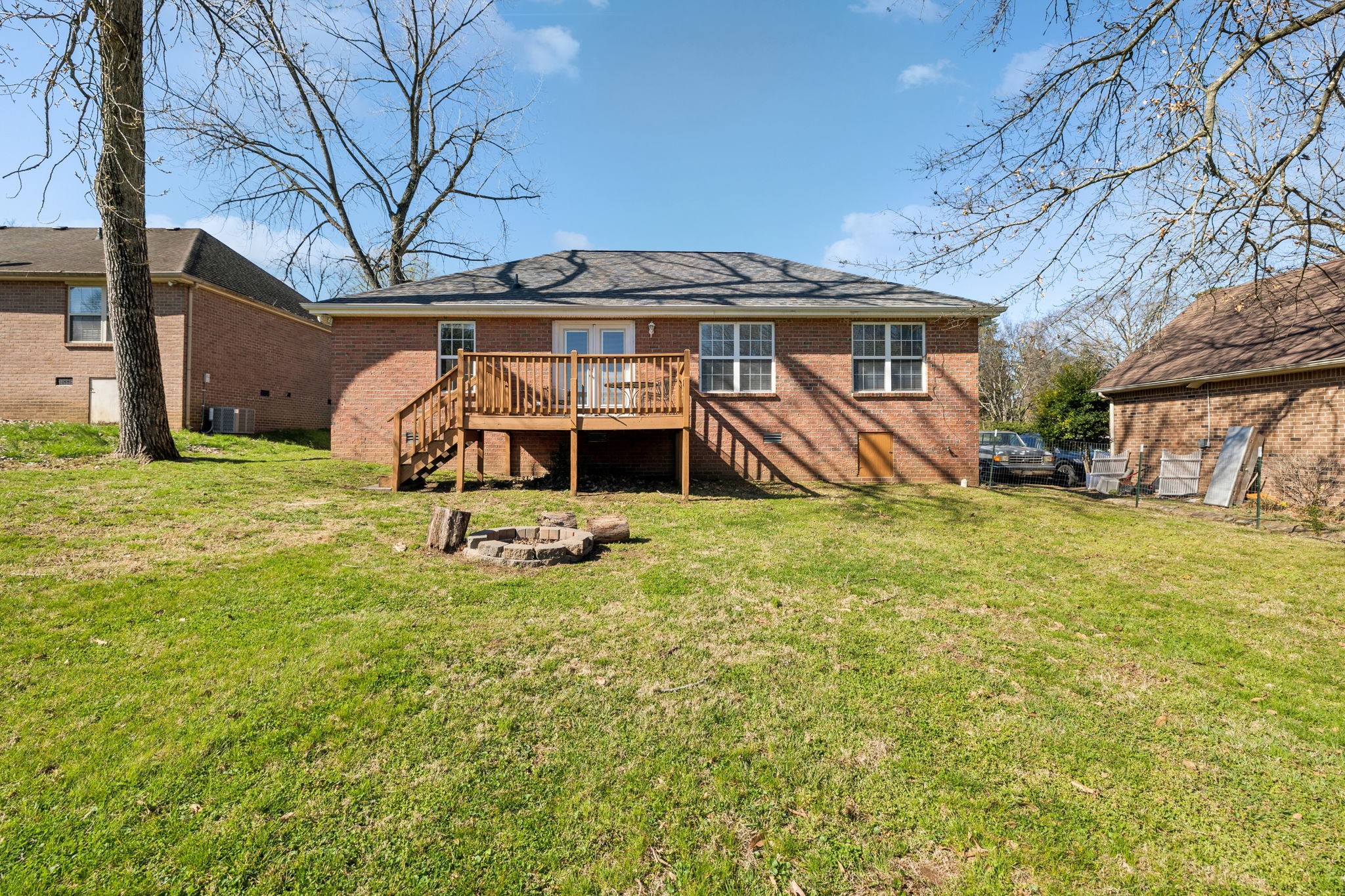 112 Sunset Cir