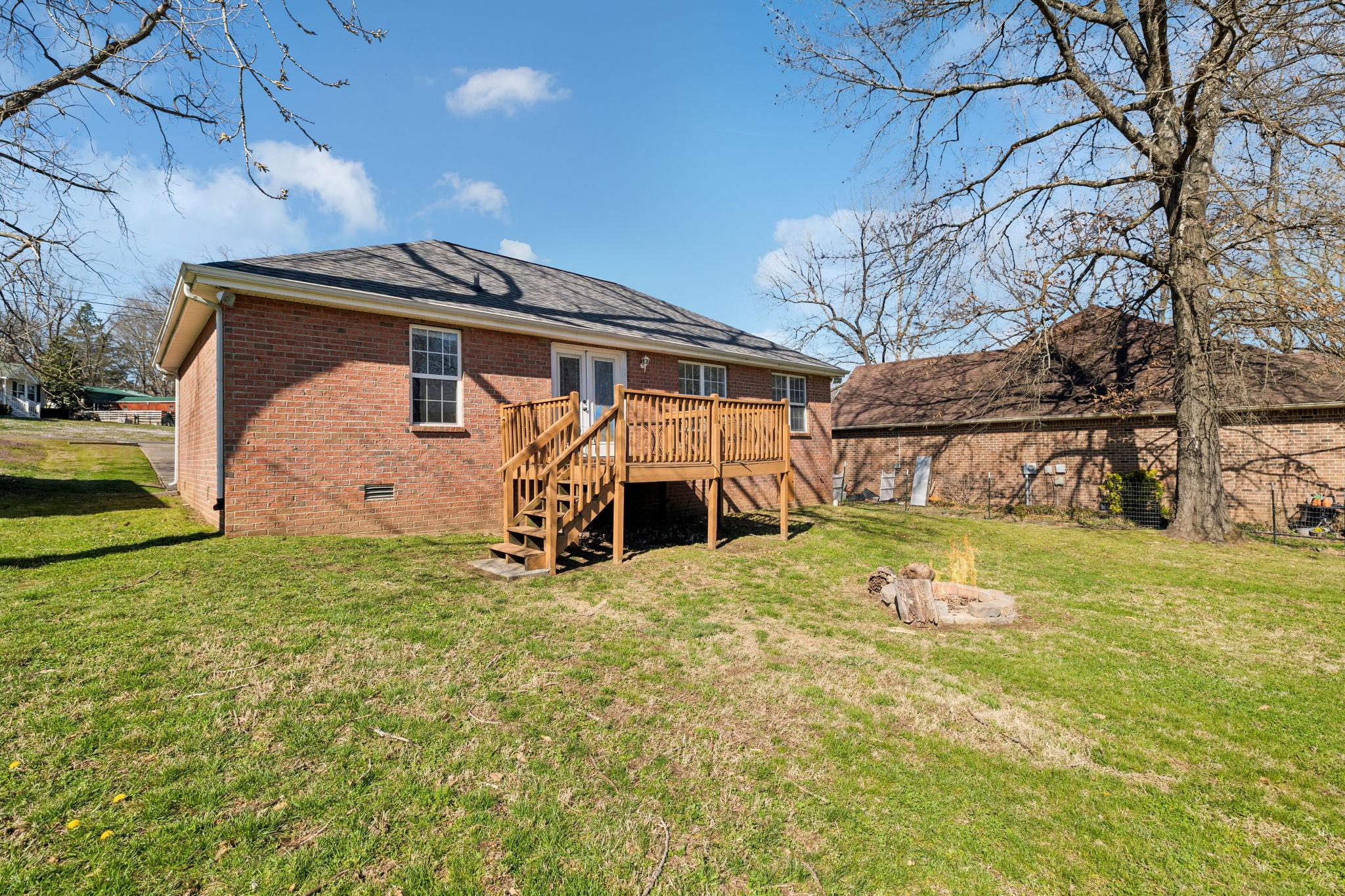 112 Sunset Cir