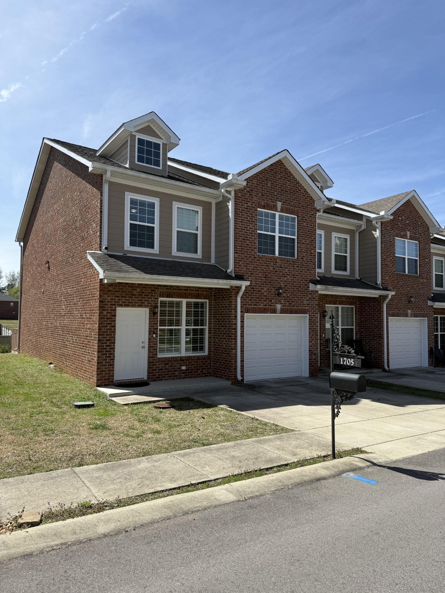 1705 Villa Cir