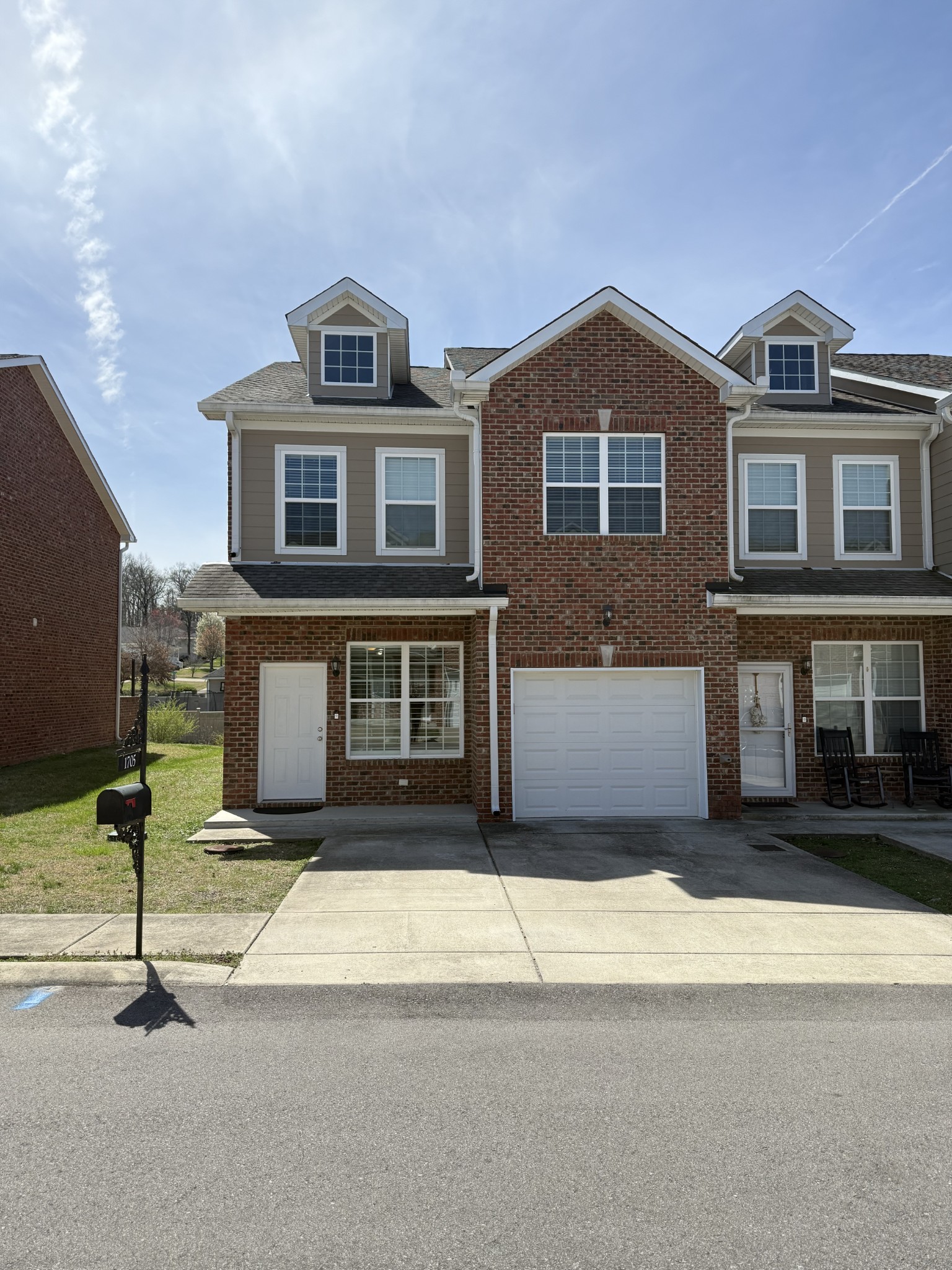 1705 Villa Cir