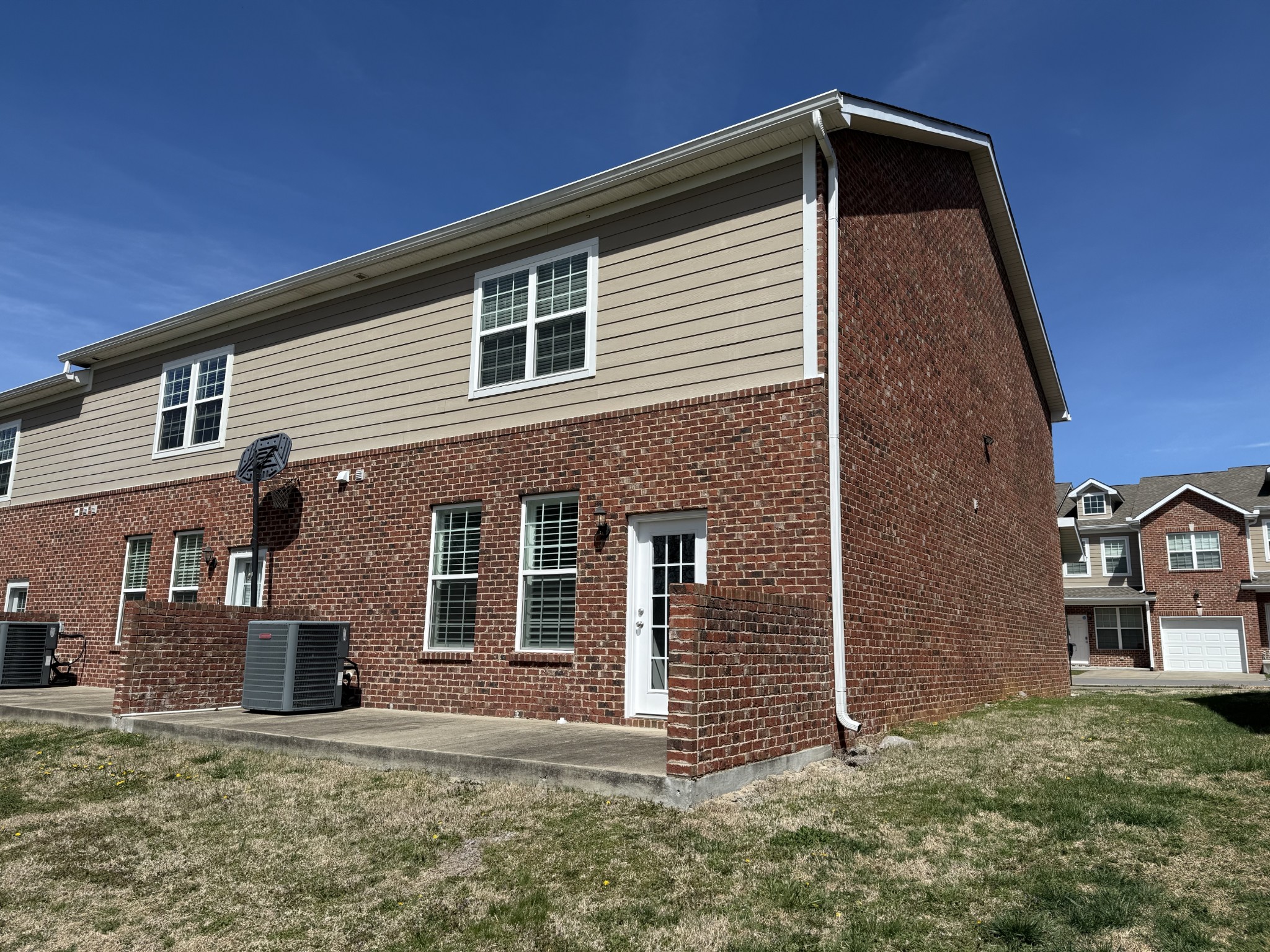 1705 Villa Cir