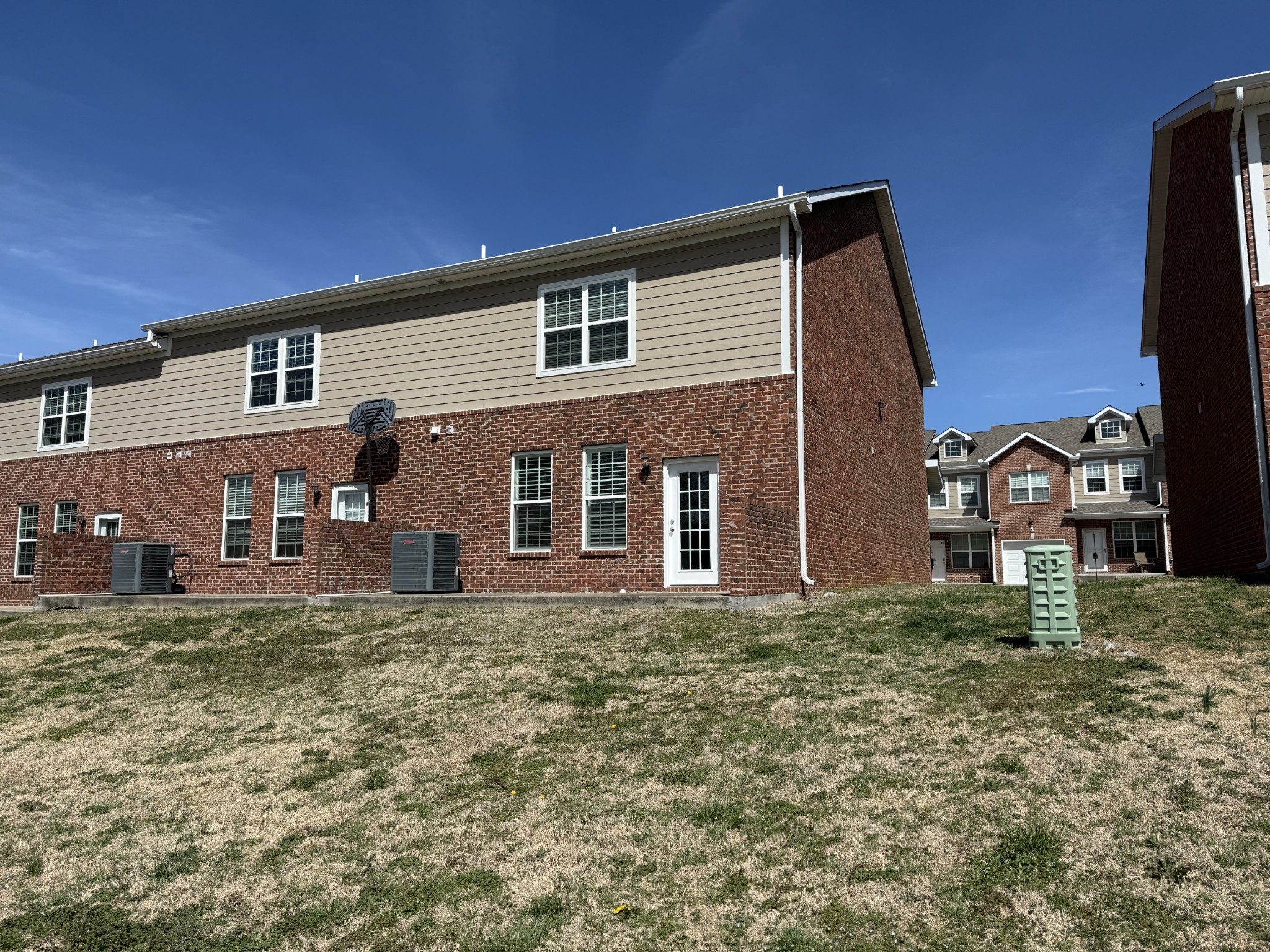 1705 Villa Cir