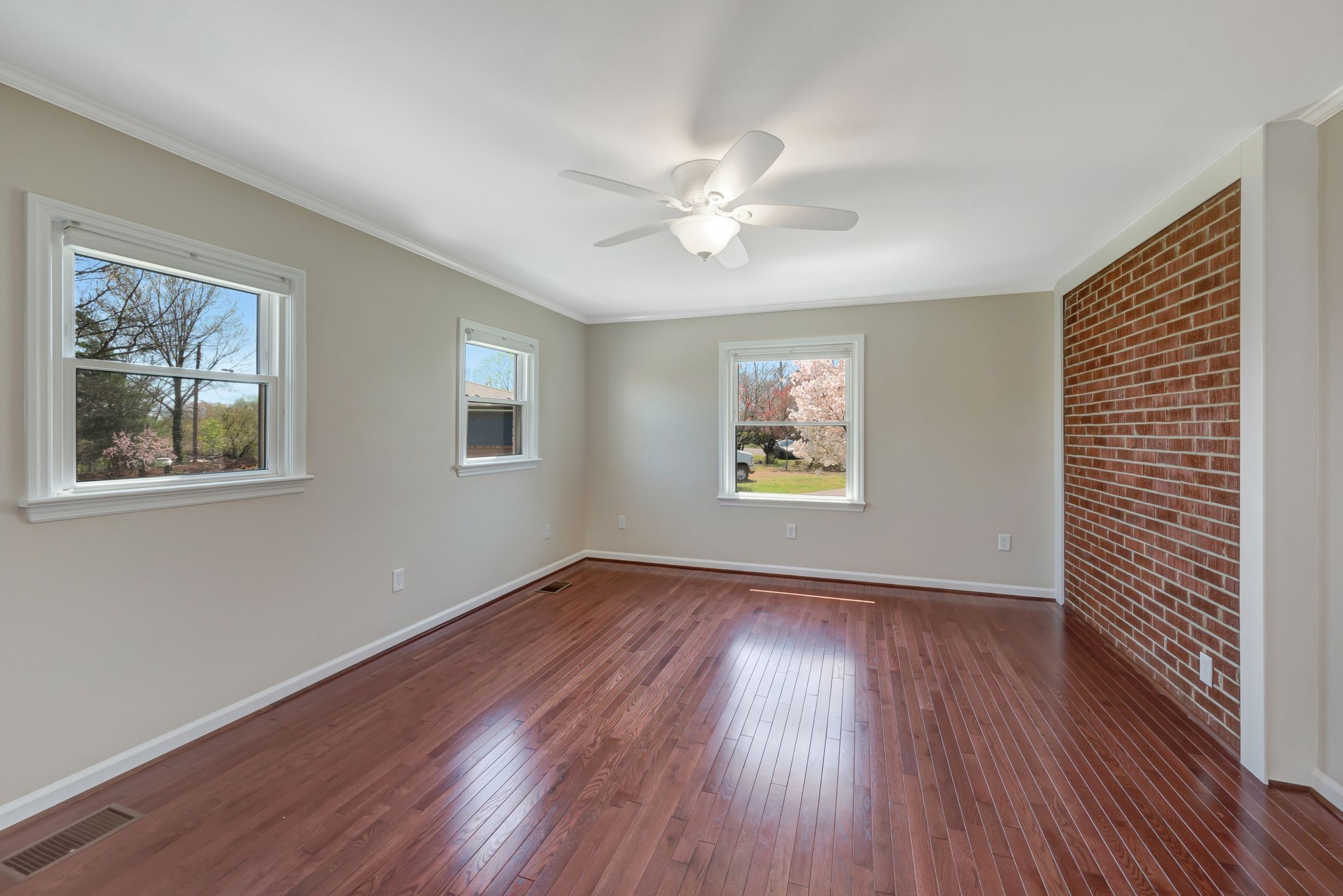 103 Graeme Dr