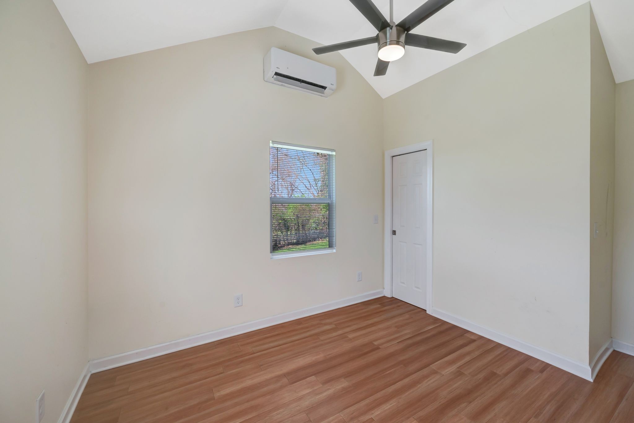 103 Graeme Dr