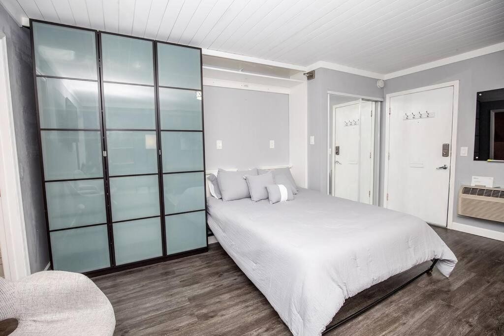 803 Hillview Hts Unit: 104